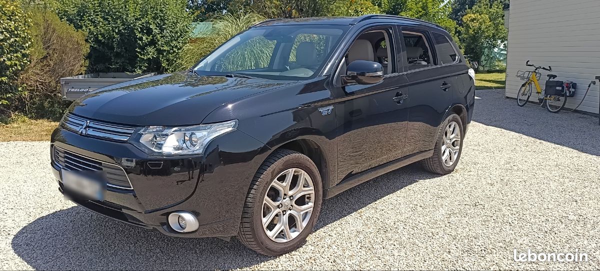 Mitsubishi Outlander PHEV Instyle 2014 (image 1)
