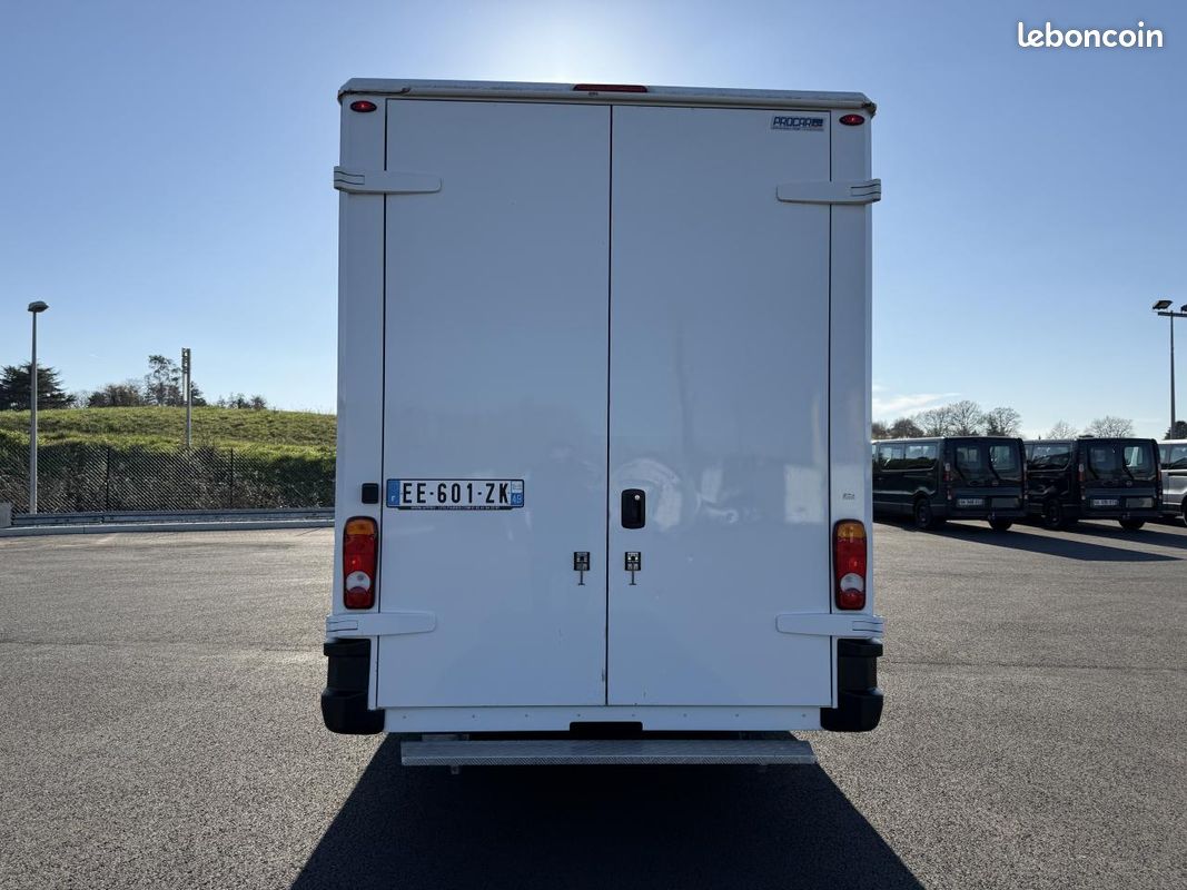 PEUGEOT BOXER 3.0HDI180 planché cabine Procar Lux 22m3 - Moteur Iveco distribution par chaîne (image 6)