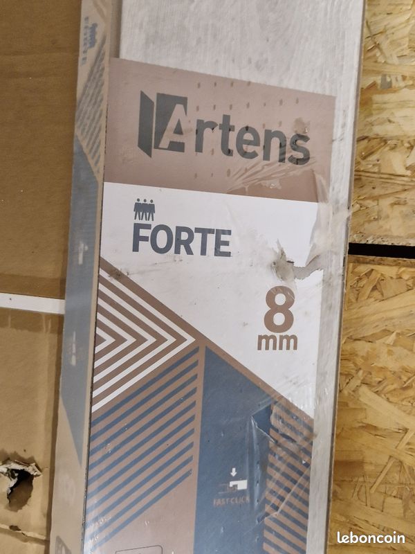 Revêtement de sol stratifié forte ARTENS (image 1)