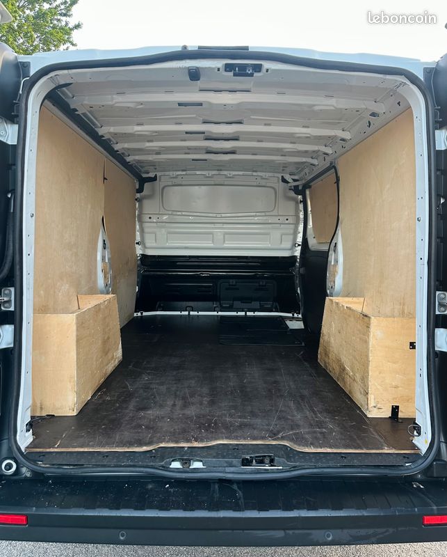 Renault Trafic L2 H1 2,0 BLUEDCI 150CV PACK GRAND CONFORT GPS APPLE CARPLAY + CLIMATISATION + LED + CAMERA AR (image 4)