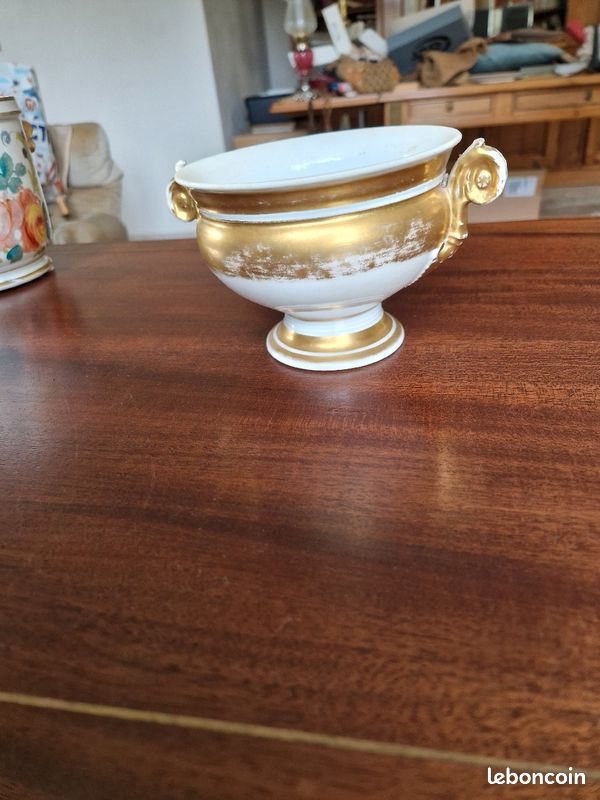 Cache pot en porcelaine de Paris 19ème siècle (image 1)