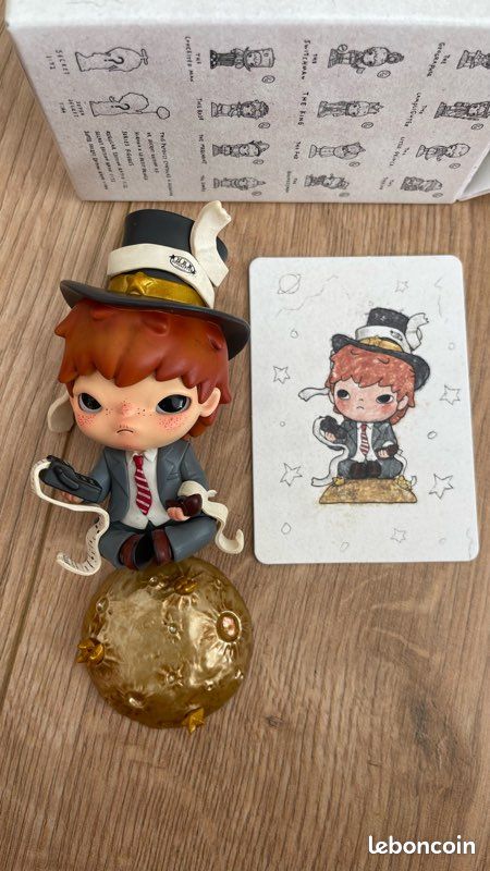 Figurine Pop Mart - Hirono The Businessman (image 1)