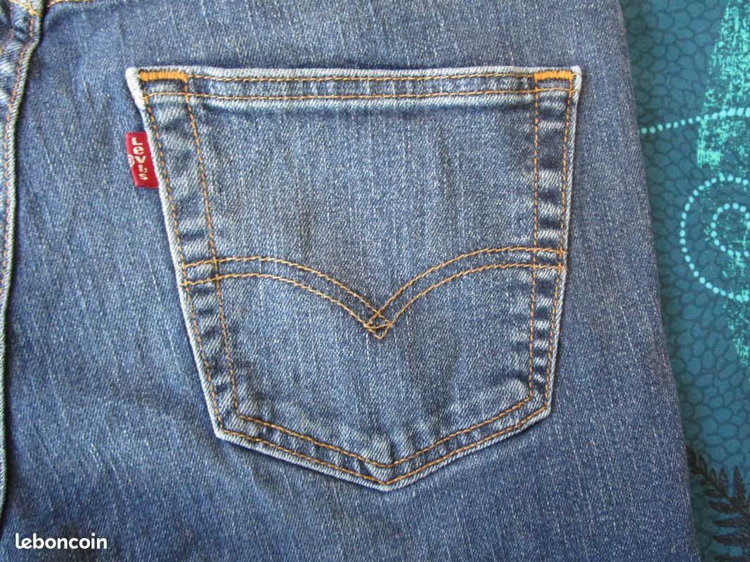 Jean Homme Levi's 511 Slim Stretch - Taille W32 L32 - Bleu Délavé - Occasion Très Bon état