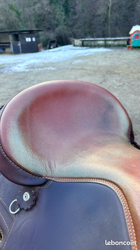 Selle Western 15 Pouces - Traditionnelle, En Bon état D'occasion