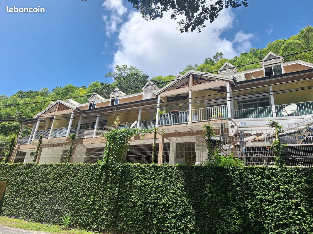 Maison 18 pièces 490 m² · au Gosier · 490 m² · 795 000 €
