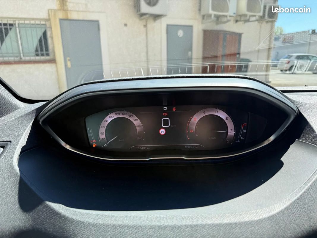 PEUGEOT 3008 BlueHDi 130ch S&S EAT8 GT / TVA RECUP / 1ER MAIN (image 19)