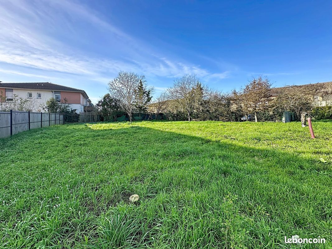 Terrain 607 m² · à Saint-Jory · 607 m² · 104 900 €