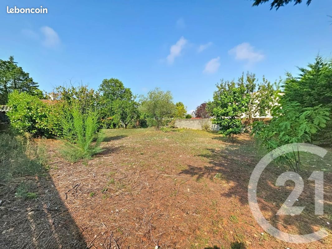 Terrain 536 m² · à Saint-Michel-en-l'Herm · 44 000 €