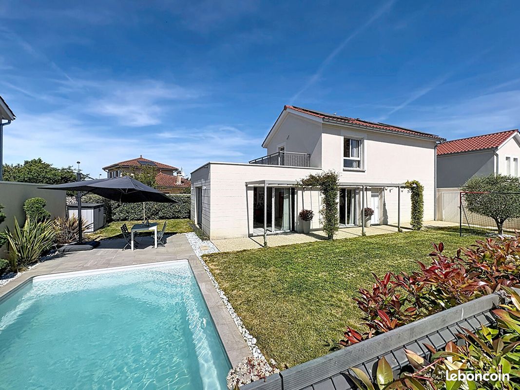 Maison 5 pièces 142 m² · à Saint-Priest · 142 m² · 589 000 €