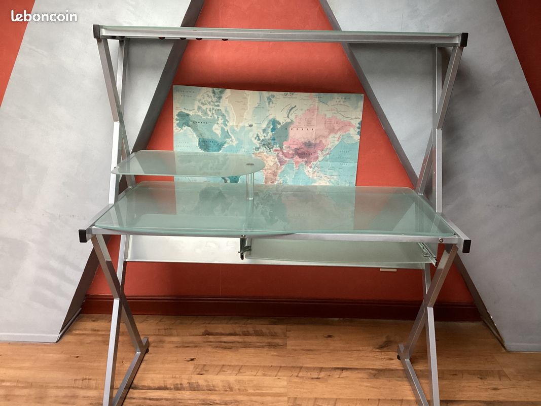 Bureau verre et metal (image 1)