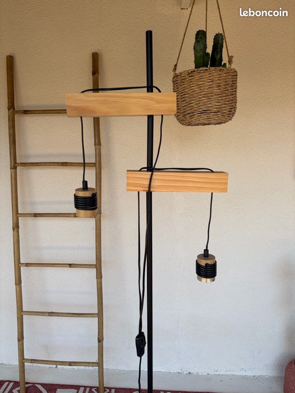 Lampadaire design 2 lumières bois et métal noir (image 2)