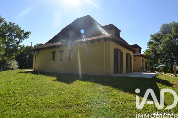Propriété 5 pièces 225 m²