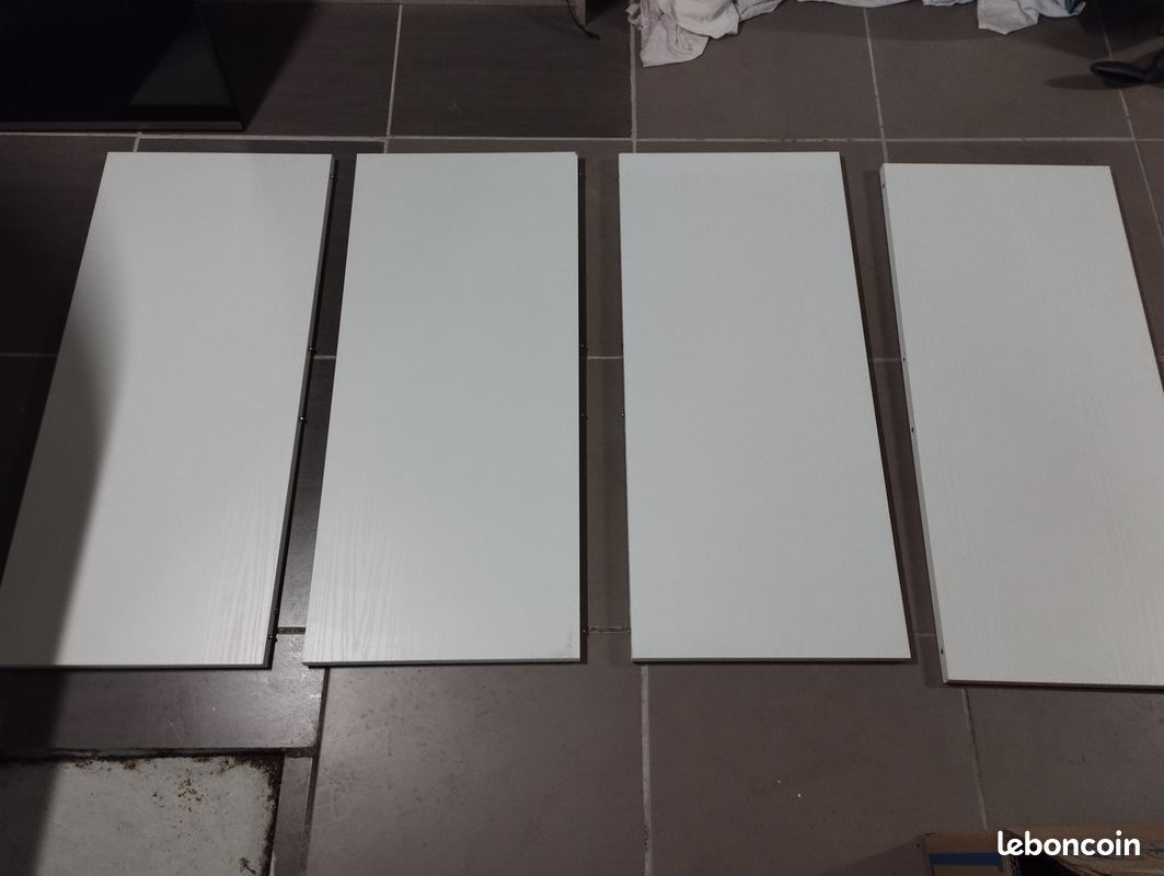 Table (image 3)