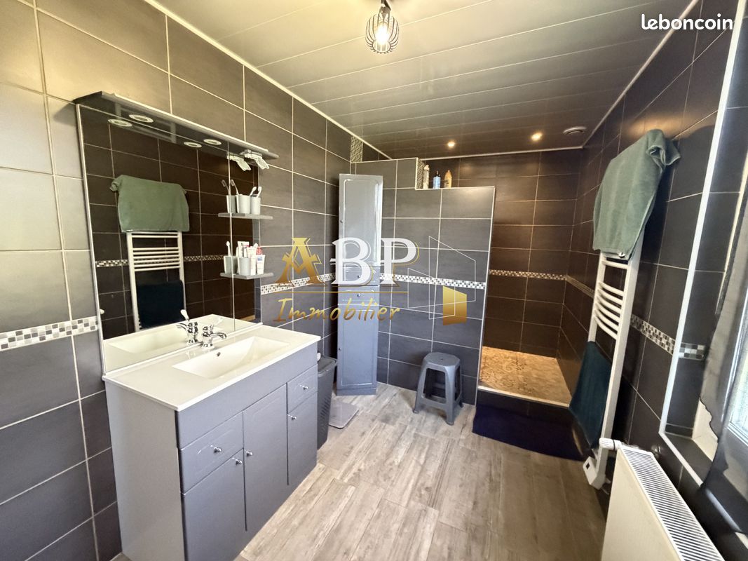 Propriété 4 pièces 127 m² (image 5)