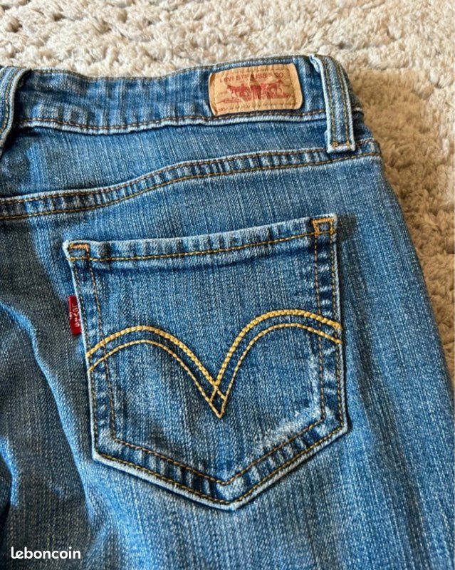 (522) Levi's 518 Jean femme évasée bleu taille W24 L30 (image 5)