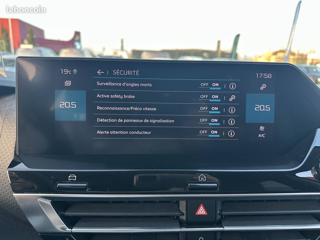 CITROEN C4 BlueHDi 130 S&S EAT8 Shine (image 22)