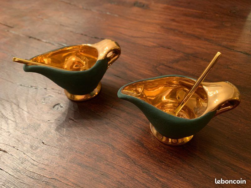 Salière et poivrier en porcelaine Limoges turquoise et or fin (image 1)