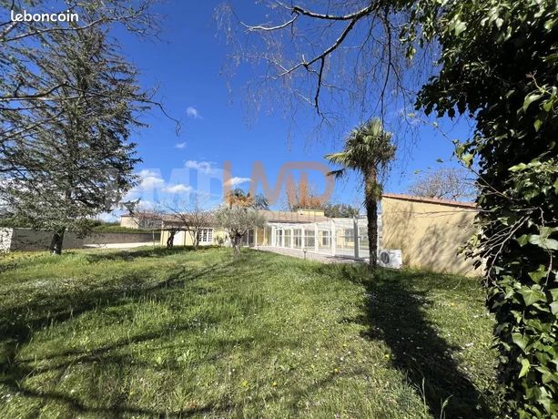 Maison 13 pièces 230 m²
