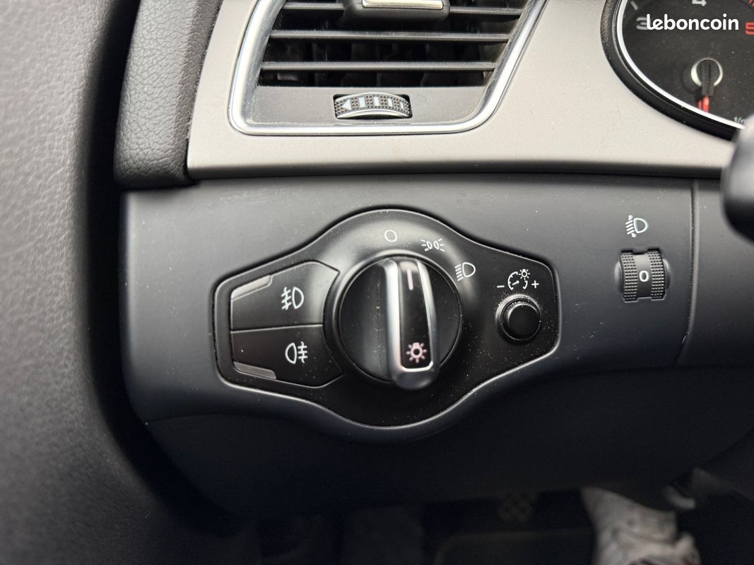 AUDI A4 (2) 2.0 TDI 177 BUSINESS LINE QUATTRO 177Ch Garantie 12 mois (image 16)