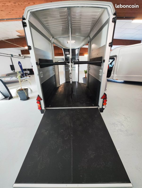 EN STOCK van à chevaux 2 places Ifor Williams HBX506 (image 5)