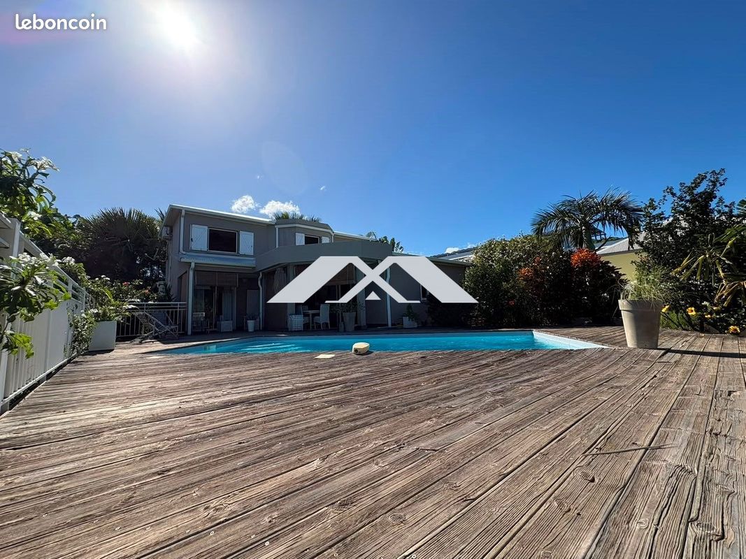 Maison 6 pièces 158 m² · à Saint-Pierre · 158 m² · 749 900 €