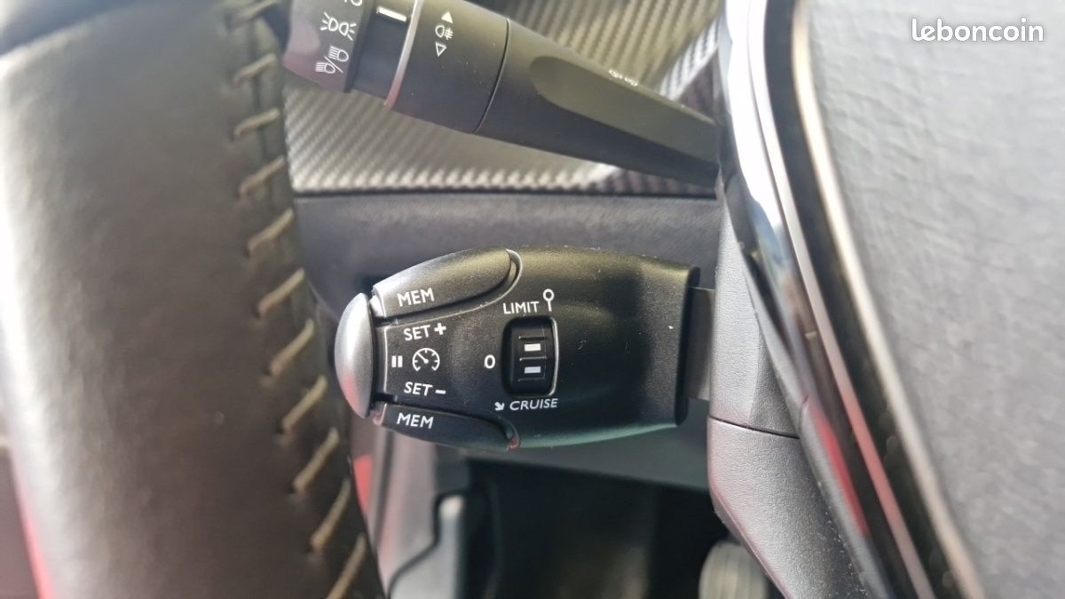 Peugeot 208 PURETECH 100 SS Active Business (image 18)