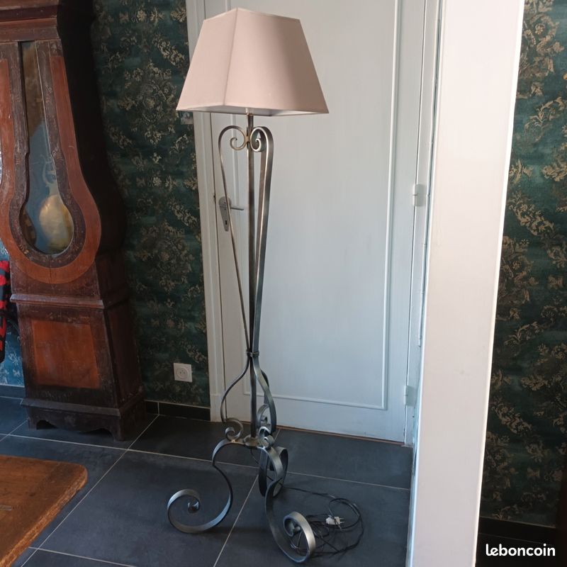 Lampadaire fer forgé (image 4)
