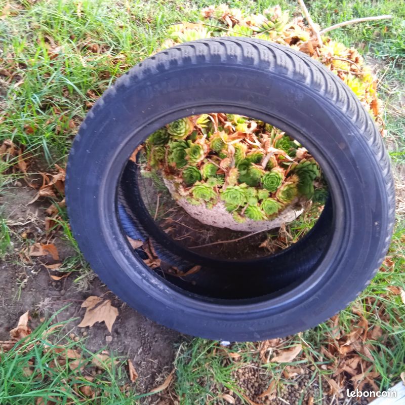 Pneu 185/55 R15 82 T marque Hangkook quasi neuf (hiver) (image 3)