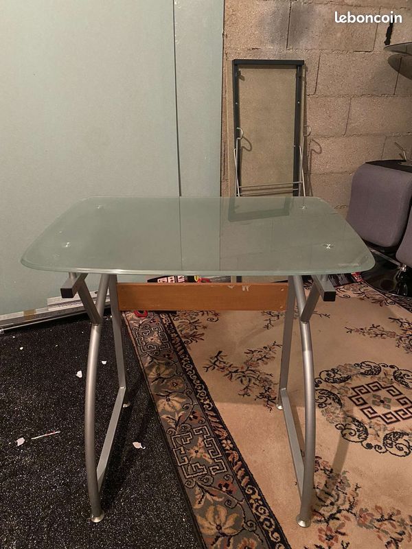 Bureau (image 1)