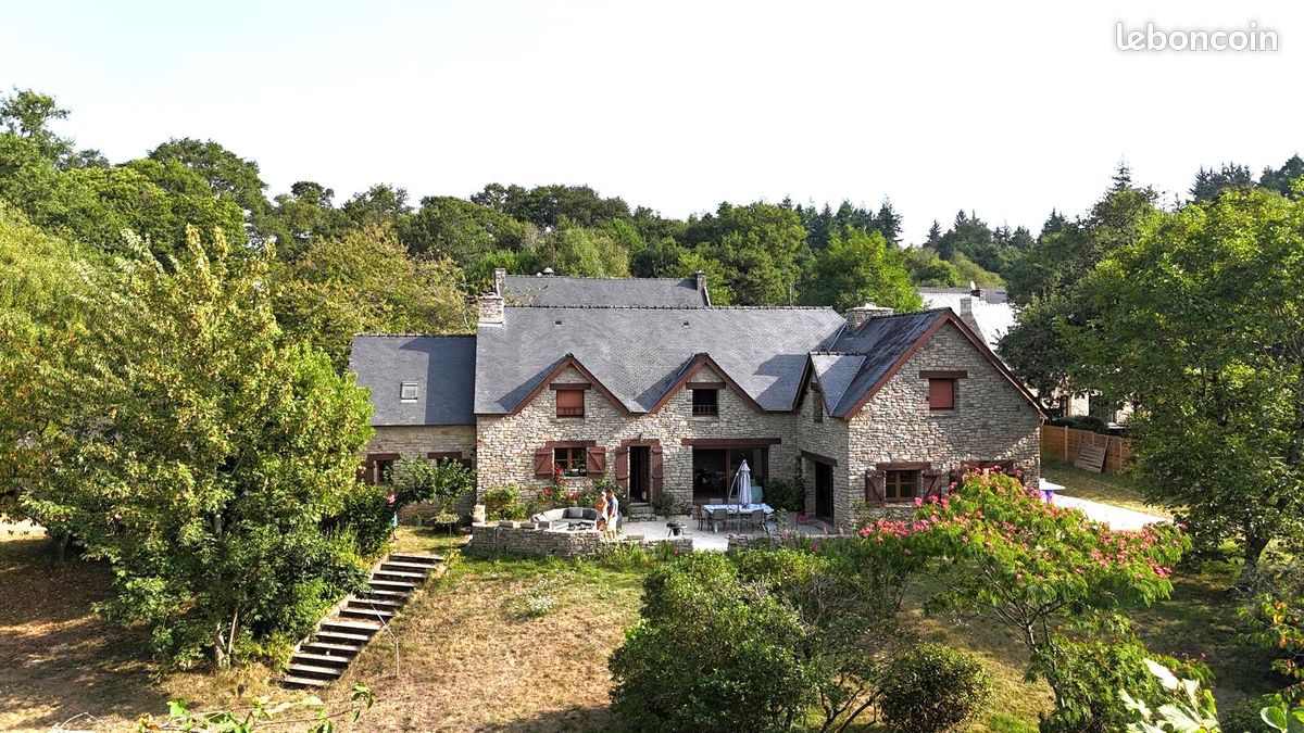 Maison 12 pièces 310 m² · à Tréméven · 310 m² · 420 000 €