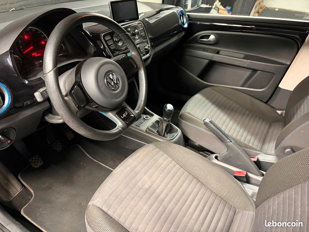 VOLKSWAGEN UP Up 1.0 75 BlueMotion Technology Up Série Cup 6080 (image 11)