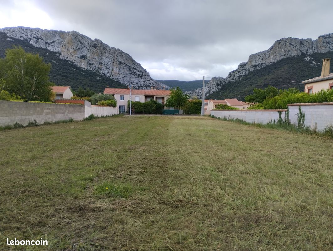 Terrain constructible – 80/m2 · à Saint-Paul-de-Fenouillet · 104 320 €
