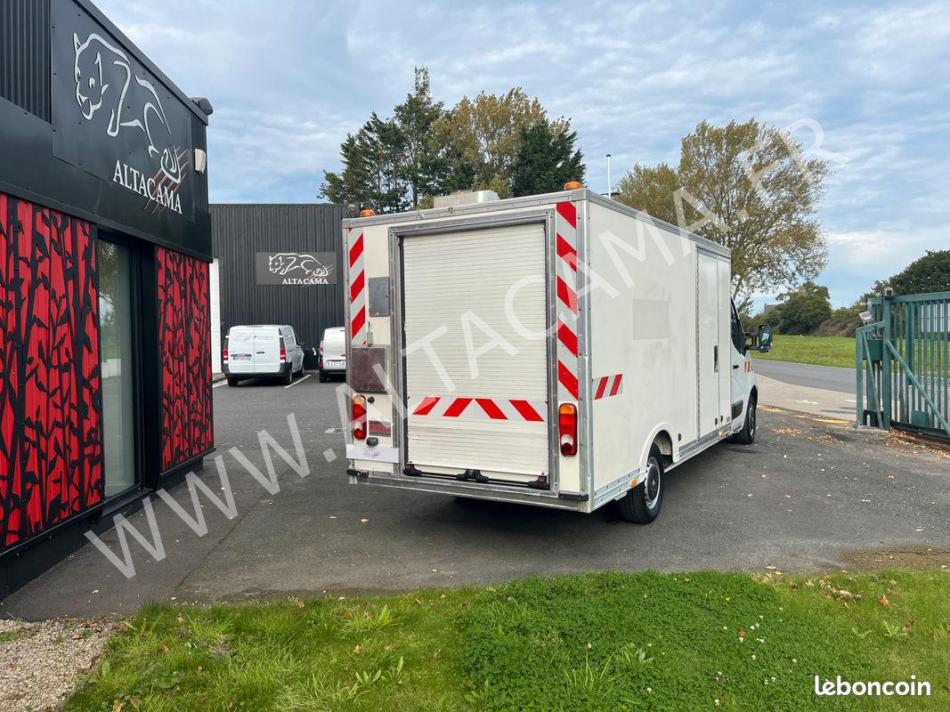 19 990 HT - RENAULT MASTER 125cv L3H2 RIDEAU COULISSANT ARRIERE TRANSPORT PEINTURE COMPARTIMENT VESTIAIRE- MARQUAGE SIGNALETIQUE (image 2)
