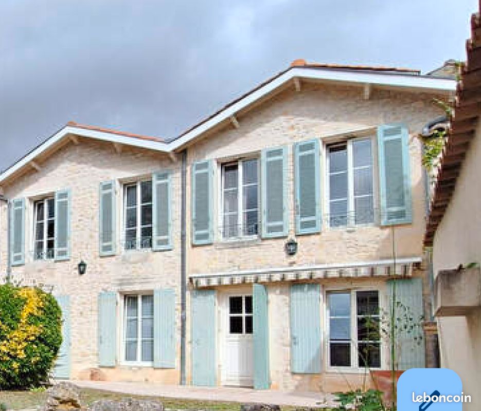 Maison 5 pièces 124 m² · à Saint-Jean-d'Angély · 124 m² · 220 000 €