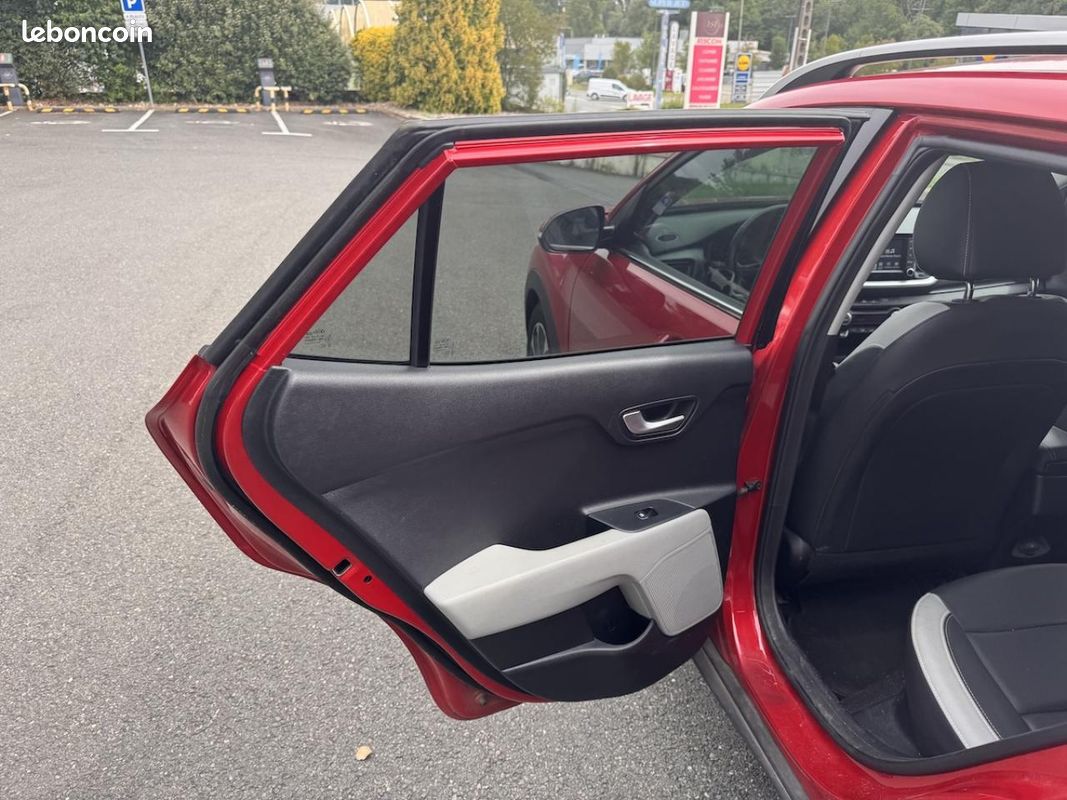 Kia stonic kia 1.0 t-gdi 120 premium dct bva isg (image 15)
