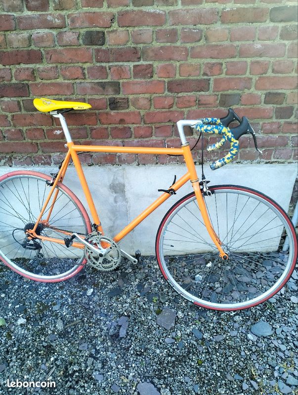 Vélo de course (image 1)