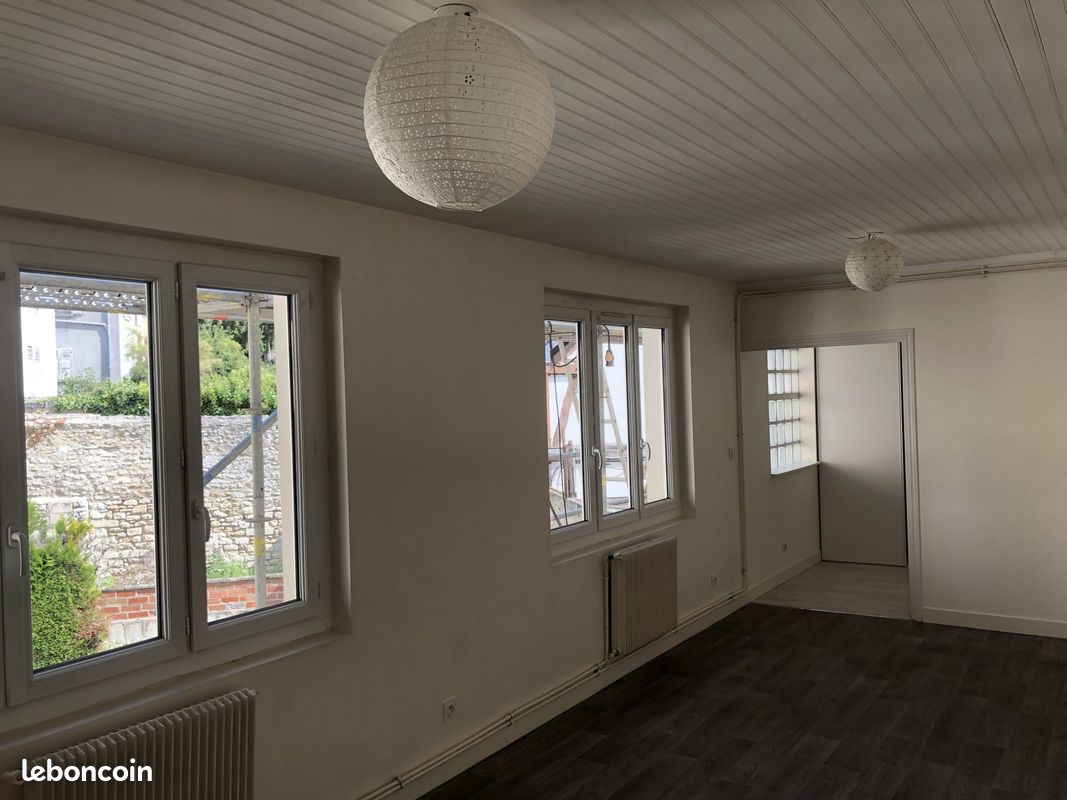 Appartement 5 pièces 101 m² · à Liancourt · 101 m² · 800 €
