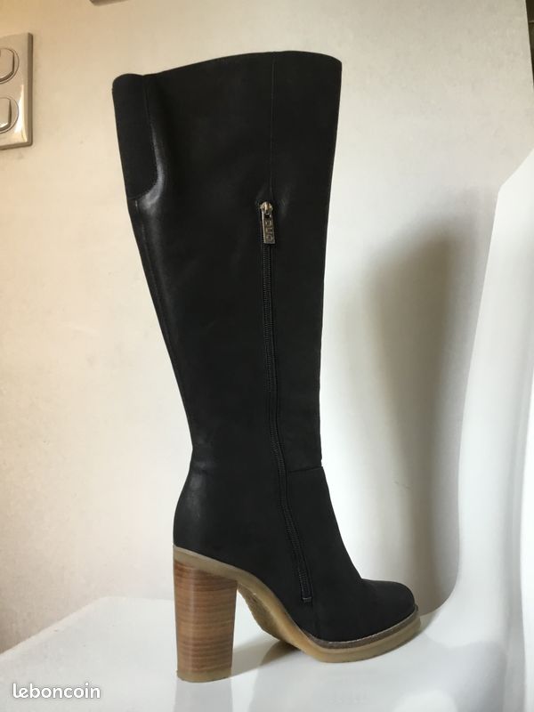 Bottes neuves marque Duo mollet large 38 (image 1)