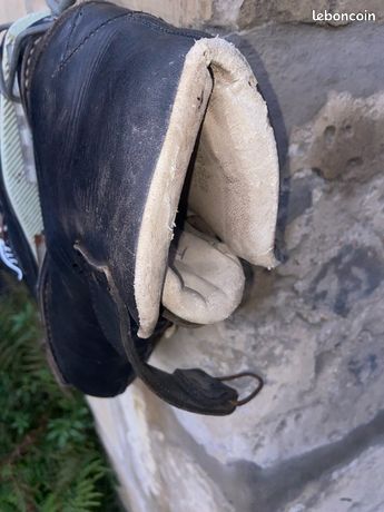 Ancienne paire chaussures ski alpin LE TRAPPEUR Jeux