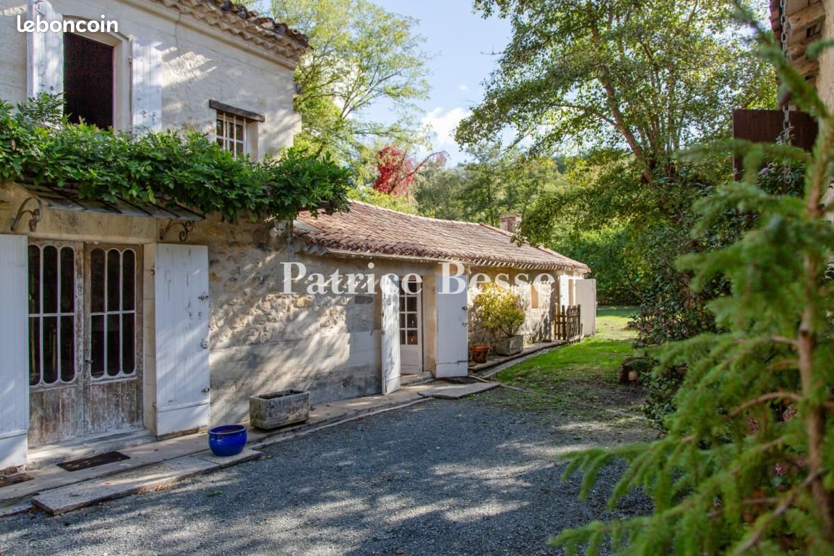 Maison 5 pièces 221 m² · à Sallebœuf · 221 m² · 580 000 €