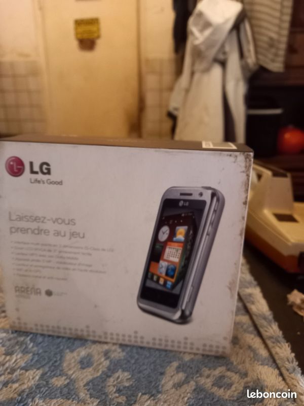 Vend téléphone portable de marque LG arène km900 (image 5)