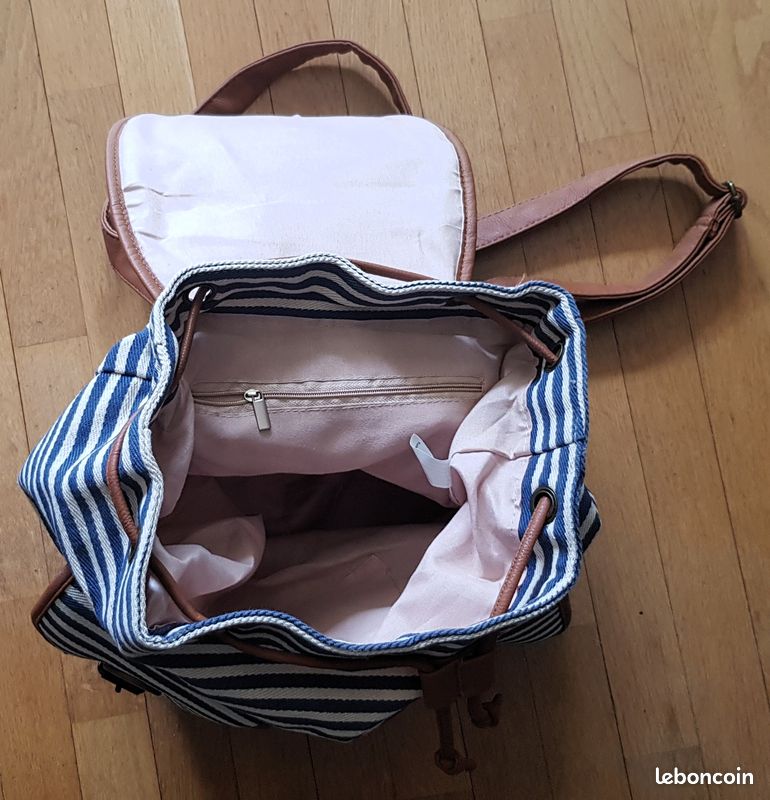Sac à dos en toile solide à rayures bleu et blanc avec renforts et bandoulières en cuir fermetures métal TBE (image 9)