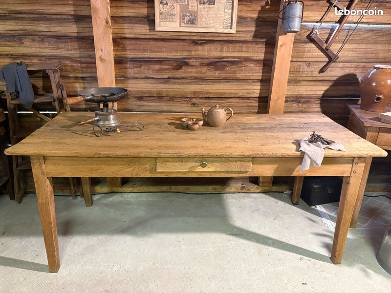 ✨ Table ancienne entièrement rénovée – bois massif ✨ (image 4)