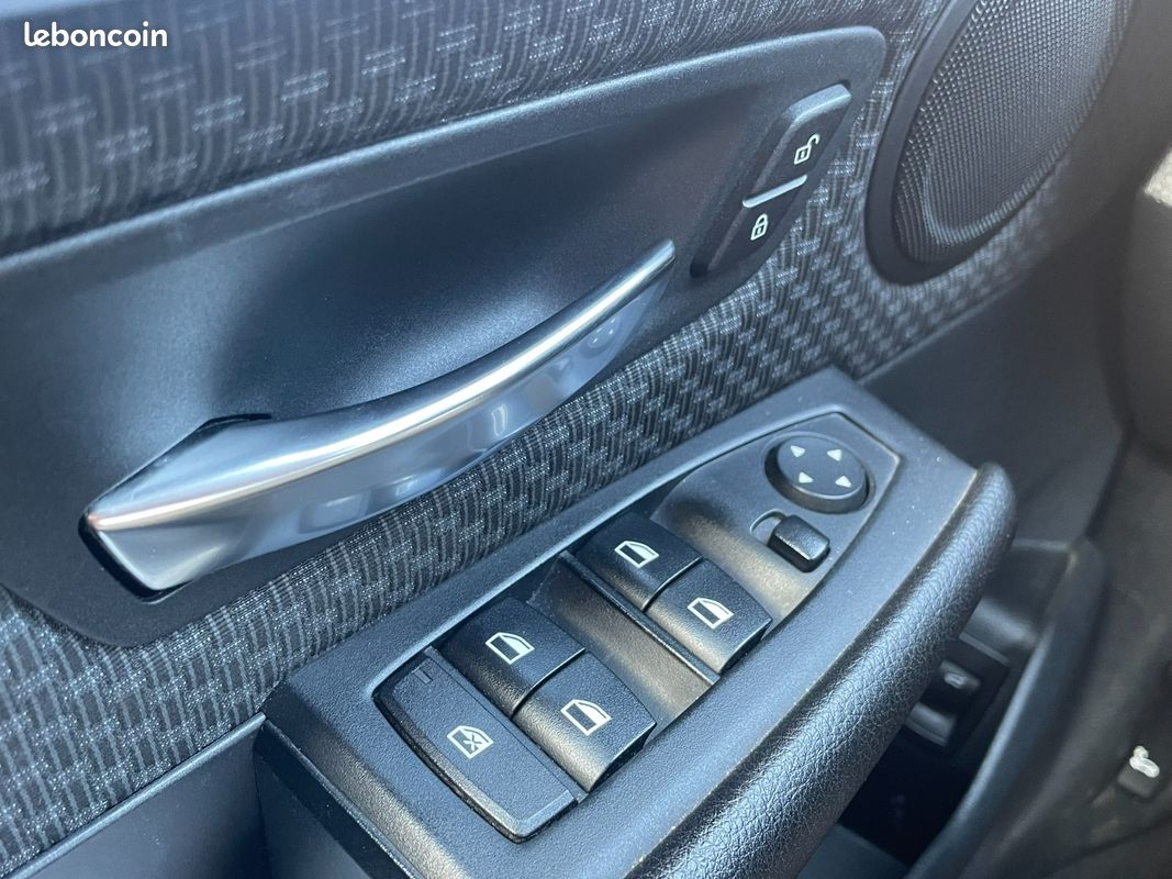 BMW SERIE 2 ACTIVE TOURER F45 218d 150 ch Lounge A - RADARS AV/AR - LIMITEUR DE VITESSE (image 20)