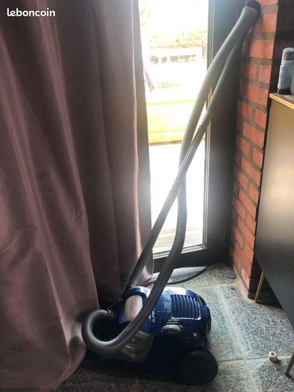 Aspirateur Tornado Supercyclone Électroménager - Main Image