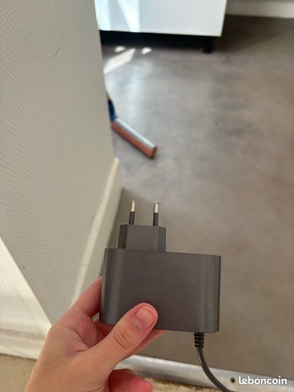 Aspirateur Dyson V12 origin (image 11)