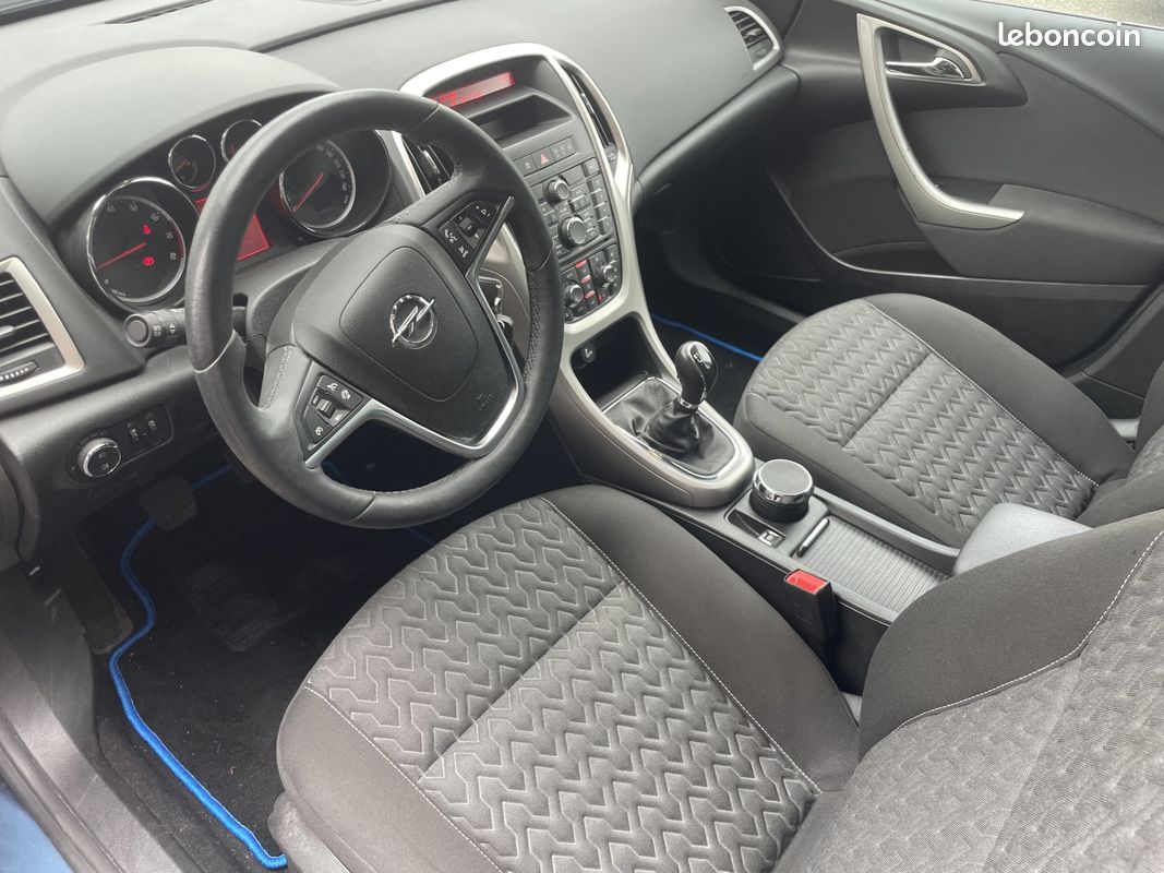 Opel Astra 1.4 TURBO 140CH (image 5)