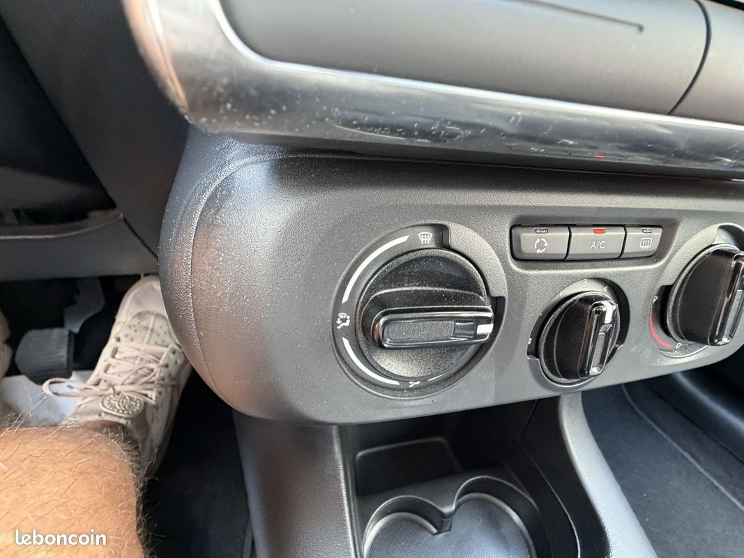 Citroen C3 PURETECH 68CH LIVE E6.D-TEMP 105G (image 26)
