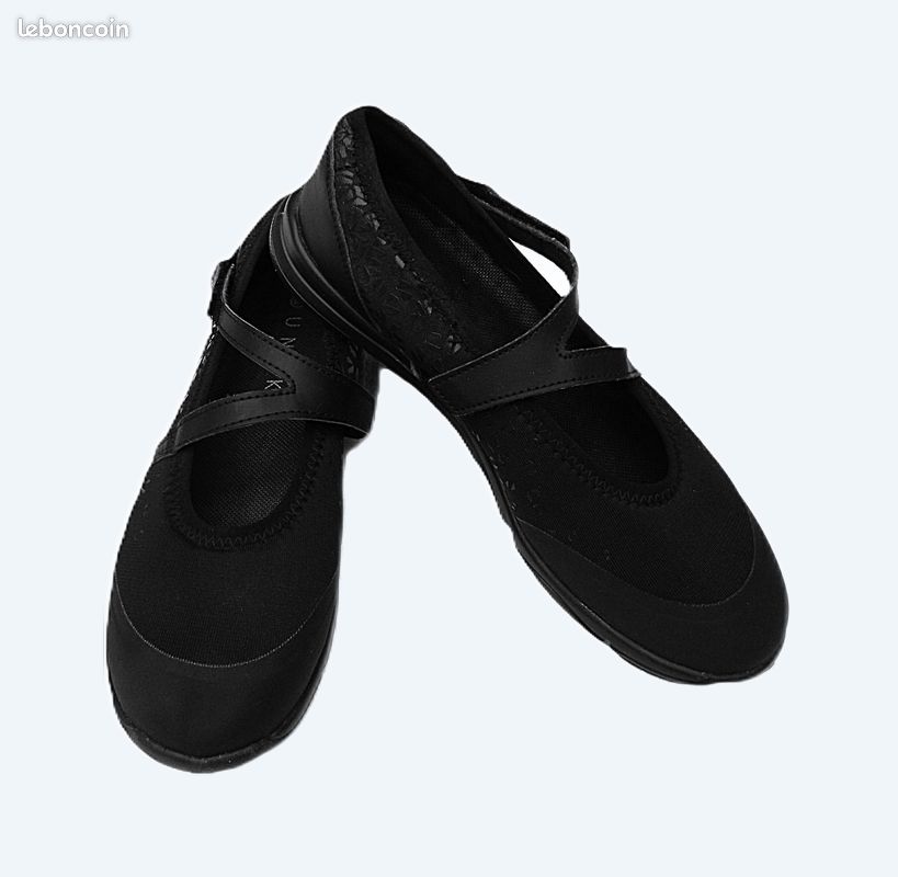 NEUVES, Ballerines de Marche Urbaine Noires DECATHLON, Ultra Légères, Confortables, et Ajustables, Pointure 42 (image 1)