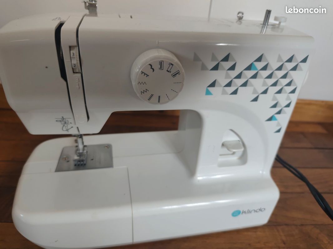 Machine à coudre (image 3)